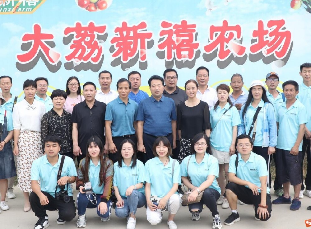 綠萌是冬棗智能分選設(shè)備國(guó)家高新技術(shù)企業(yè),對(duì)冬棗采后處理提供全套解決方案。綠萌冬棗分選機(jī)可進(jìn)行大小重量分級(jí)、外觀顏色分選。提供全自動(dòng)冬棗分選設(shè)備,冬棗選果機(jī),智能冬棗分選機(jī),全自動(dòng)冬棗分選機(jī),冬棗分級(jí)機(jī),小型冬棗分選機(jī)冬棗大小分選機(jī),冬棗顏色分選機(jī),更多冬棗分選方案報(bào)價(jià),小型冬棗選果設(shè)備價(jià)格、冬棗分級(jí)機(jī)怎么樣、口碑好質(zhì)量好的冬棗選果機(jī)、了解高性能冬棗分選機(jī)多少錢,咨詢客服免費(fèi)獲取